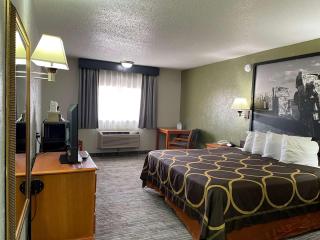 Super 8 by Wyndham Amarillo Central TX - 2
