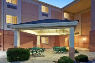 Sonesta Simply Suites Albuquerque - Albuquerque - 9