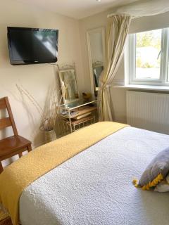 Stunning ANNEXE 1 luxury bedroom, eating area & bathroom only! - Truro - 8