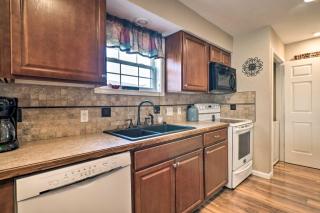 Branson Resort Condo with Scenic Patio and Pool Access - Branson - 1