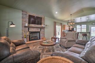 Modern Retreat with Deck Walk to White River! - Cotter - 6