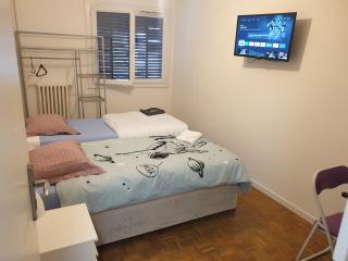 NEW CHEAP PRIVATE ROOM, KITCHEN , OVERWIEUW sea,TRAM on spot, 12 minutes from nice train station with tram , beach in 17 min tram , CHAMBRE PRIVÉE pas cher, cuisine équipée , tram sur place, APERÇU mer, 12 min de la gare de Nice avec le tram, 17 min plage - Nice - 3