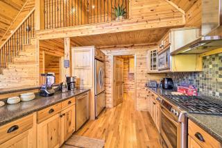 Fire Pit and Views Picturesque Cabin in Burnsville! - Burnsville - 3