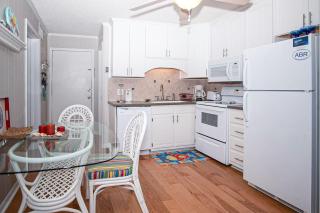Beautifully Remodeled, Oceanfront, 3rd-Floor Condo with Balcony & Shared Pools - 2
