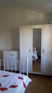 Cozy Circle Apartment - 3