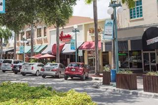 Beach Retreat, 1 block from downtown, near beach and Shops with private patio - Hollywood - 8