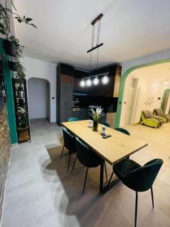 Downtown Luxury Apartment - Romana Plaza - 9