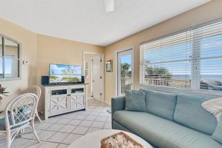 Summer Breeze #25 - Modest Beachfront with views of the Pass! Great Location! - 2