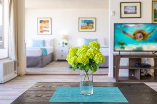 Waikiki Banyan Bliss, Ocean View & Walk to Beach - Honolulu - 1