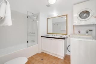 Calypso Plaza Resort Unit 429 - Gold Coast - 4
