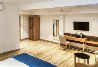 TRIBHAV Corbett Bliss-Jim Corbett - 8