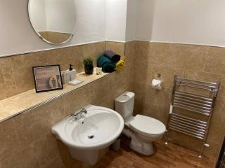 Hightide Seaside Apartment with Beach & Spanish City Views - 3