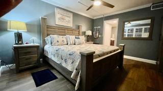Excellent beach front community, golf course, tennis, sunny weather year round! - Fort Pierce - 3