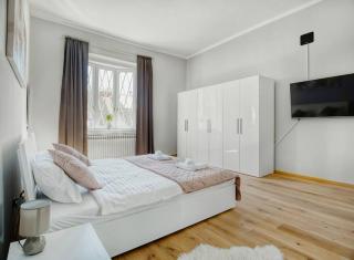 City Twenty 2BR Apartment by Irundo - 7