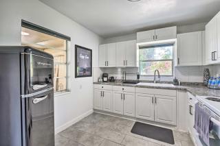 Sun-Soaked Bradenton Home with Screened Porch! - 9