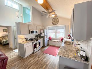 Bella Vita - Pet Friendly Cabin - Maggie Valley - 7