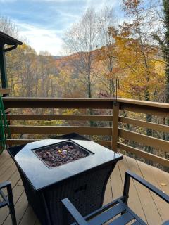 Bella Vita - Pet Friendly Cabin - Maggie Valley - 1