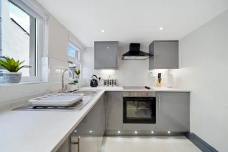 Magee Town House 'Sleeping 8 guests' - 9