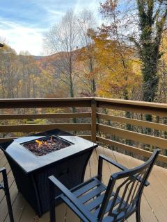 Bella Vita - Pet Friendly Cabin - Maggie Valley - 2
