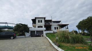 Villa Georgius - Néon Rýsion - 4