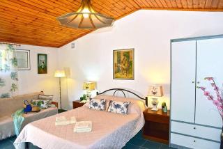 The Little House on Spingeli - 9