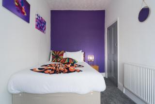 3 Bedroom Adom Home 4 Beds- 5 Mins to Hull Stadium- Close City Centre - Hull - 3