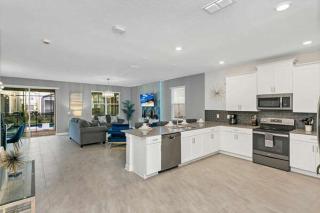 Amazing Family Home 8min Disneyworld Pool/Spa Sleeps 24 - Kissimmee - 7