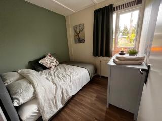 Fijne plek met eigen bos 2000m2 en GRATIS linnen en handdoeken!! - Denekamp - 1