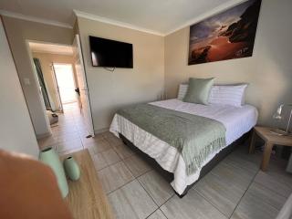 Stay @ 24 Malachite - 6
