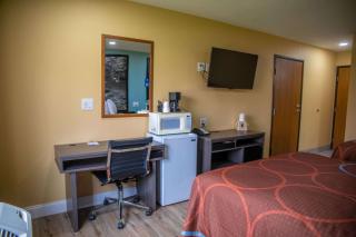 Super 8 by Wyndham Mountain Home - Mountain Home - 4