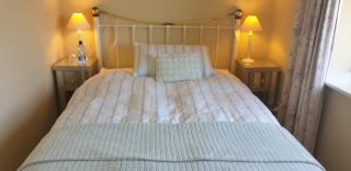 Knightsbrook Guesthouse - 1