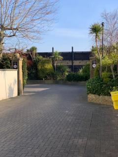 PRIME 2 BED APARTMENT BY THE BEACH No PARTIES No events - Southend-on-Sea - 3