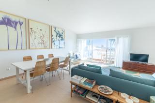 CoolHouses Algarve Luz, stylish 3 bed townhouse, fully renovated, spacious private patio, walking distance to beach, Casa da Praia - Luz - 0