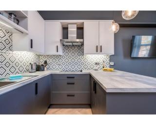 Central Belfast Apartments: University Street - Belfast - 2