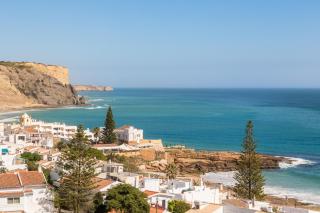 CoolHouses Algarve Luz, stylish 3 bed townhouse, fully renovated, spacious private patio, walking distance to beach, Casa da Praia - Luz - 7