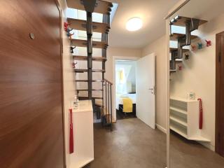 Unique Luxurious Jacuzzi PENTHOUSE DUPLEX in City Center! 2 BATHS! FREE PARKING! - 6