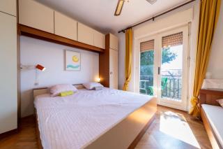 Fia 70s Beach Apartment - 5