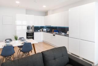 Yugo Explore - Kavanagh Court - 3