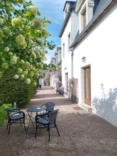 Hotel La Croix De Vernuche - Varennes Vauzelles - 1