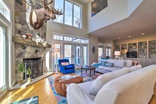 Harbor Springs Group Getaway with Spacious Deck - Harbor Springs - 0