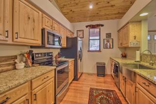 Near Golf and Hikes Torreon Cabin with Furnished Deck - Show Low - 2