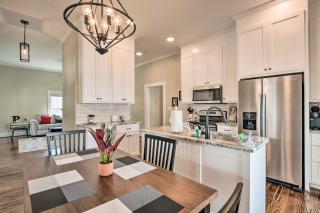 Ideally Located Penne Place with Deck and Grill - Greenville - 4