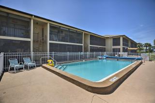 Pool and Canal Access Central Cape Coral Condo! - Cape Coral - 9
