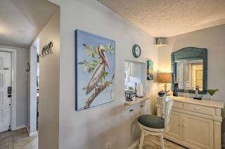 Pool and Canal Access Central Cape Coral Condo! - Cape Coral - 1