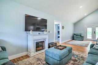 Waynesville Smart Cabin with Hot Tub and Views! - Waynesville - 6