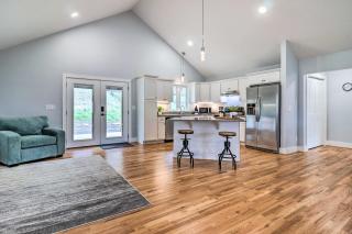 Waynesville Smart Cabin with Hot Tub and Views! - Waynesville - 2