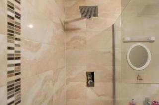 Modern 2 Bedroom Apartment in Central Dublin - 2