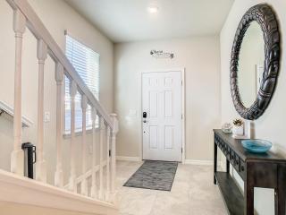 Ohana Gathering House New Home New Resort, Free Pool Heat, 5Min Walk to Lazy River - Davenport - 4