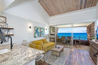 Modern-Rustic Beach Renovation Direct Oceanfront Penthouse - Kahana - 2