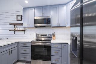 Direct Oceanfront Views Modern Penthouse in Paradise - 9